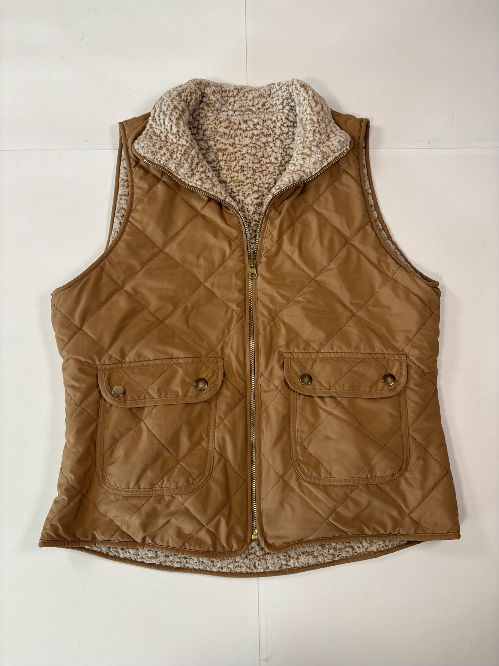 Montrez Women’s Reversible Tan Quilted/Sherpa Style Vest Size Small